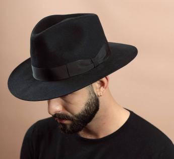 Fedora traveller Heritage Traveller